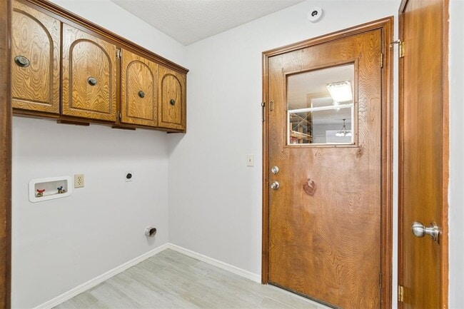 Building Photo - 11805 Ashford Dr