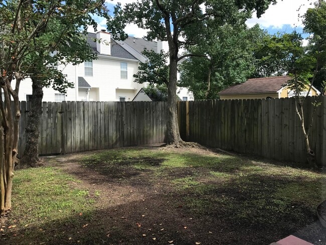 Building Photo - 4002 Ditmas Ct