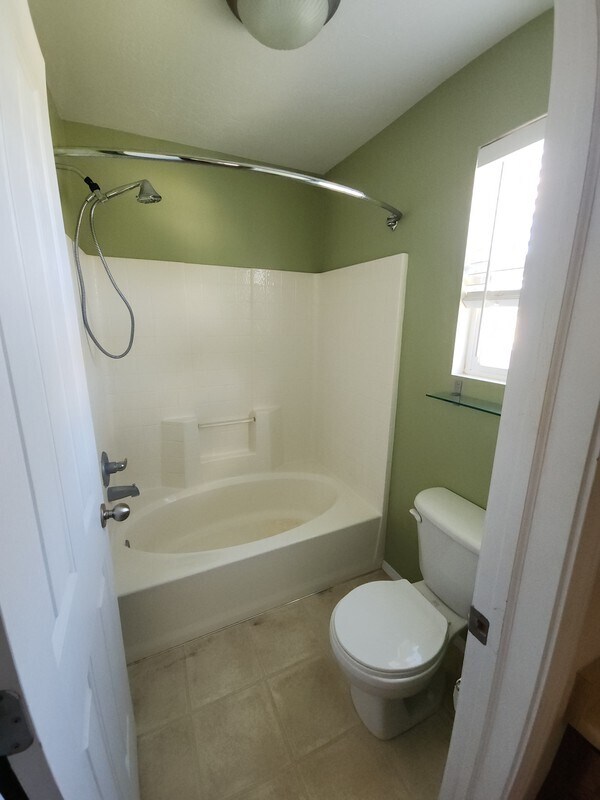 Building Photo - 209 Interlochen Ln