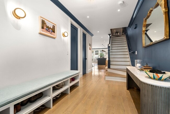 Building Photo - 5 Caspian Way