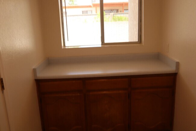 Building Photo - NEW A/C, Freshly Painted Inside and Outsid...