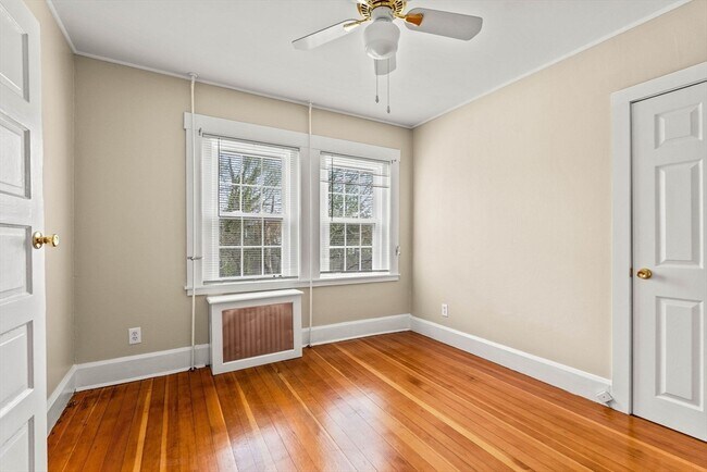 Building Photo - 9 Maple Cir