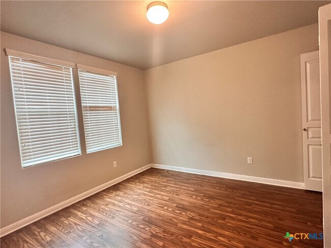 Building Photo - 264 Trestle Tree