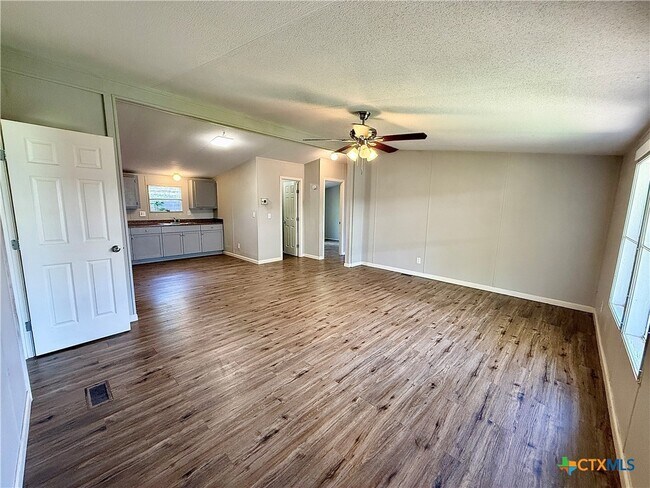 Building Photo - 319 E Zipp Rd