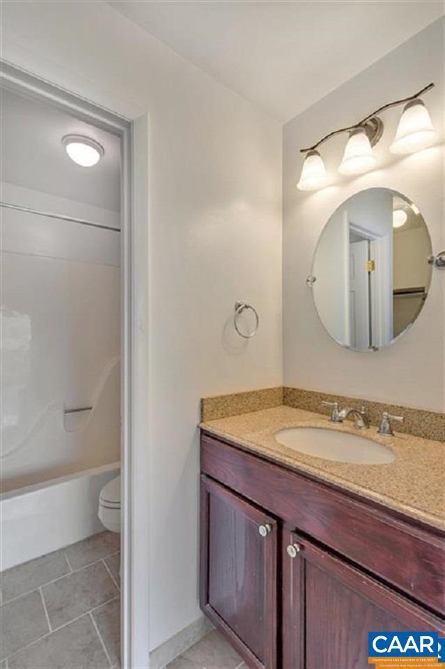 Building Photo - 328 Harvest Dr