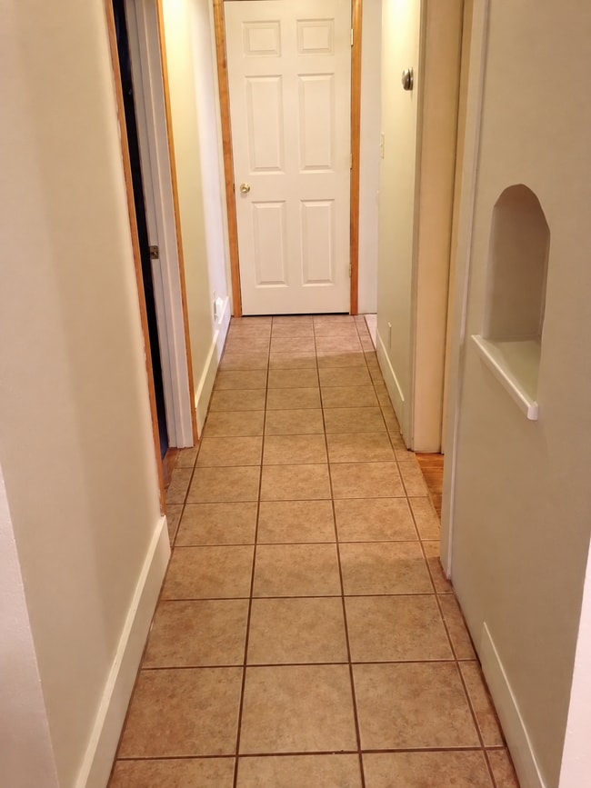 Building Photo - 4 Bedroom Student Rental Near UW-Eau Claire