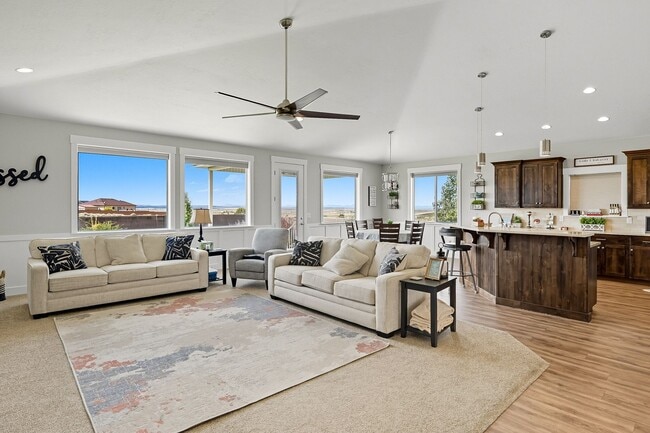 Building Photo - 6 bed; 3 bath single family home in Enoch