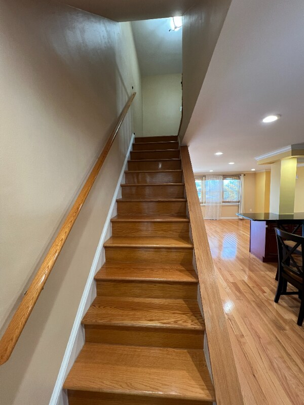 Building Photo - 643 47th St