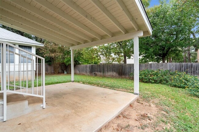 Building Photo - 7905 Henry Kinney Row