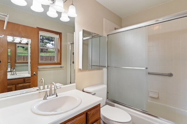 Building Photo - Rare Woodland Park Rental with RV Parking,...