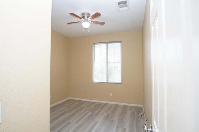 Building Photo - 37648 Beeston Ct