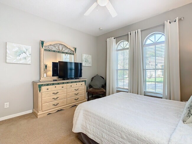 Building Photo - 846 Orista Dr