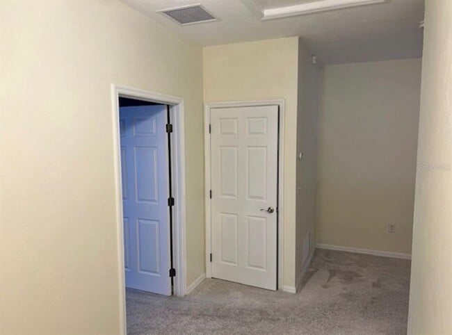 Building Photo - 542 NW 39th Rd