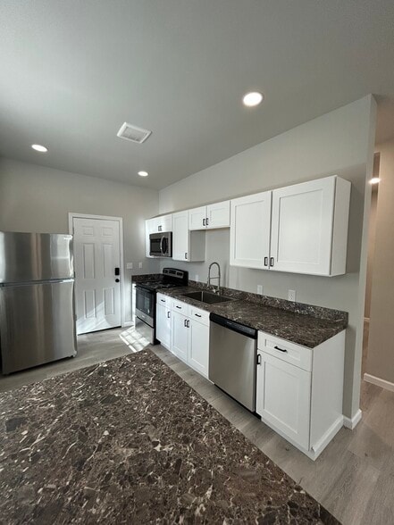 Building Photo - 1 Caroline Ave