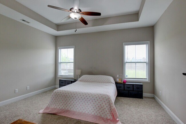 Building Photo - 1107 Eagle's View Dr
