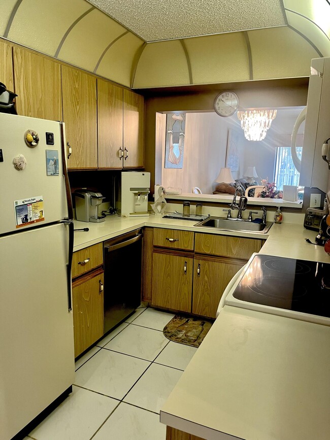 Building Photo - 7831 Willow Spring Dr