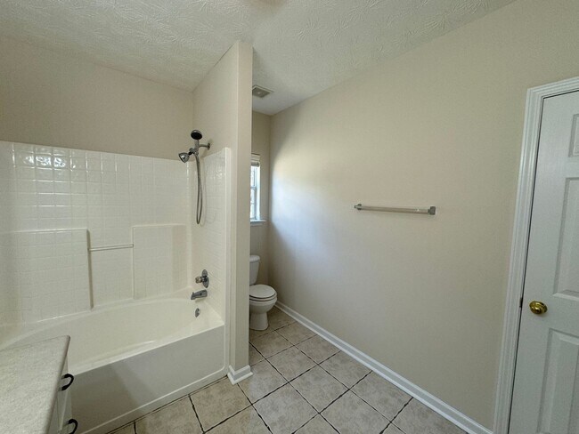 Building Photo - Prattville Home