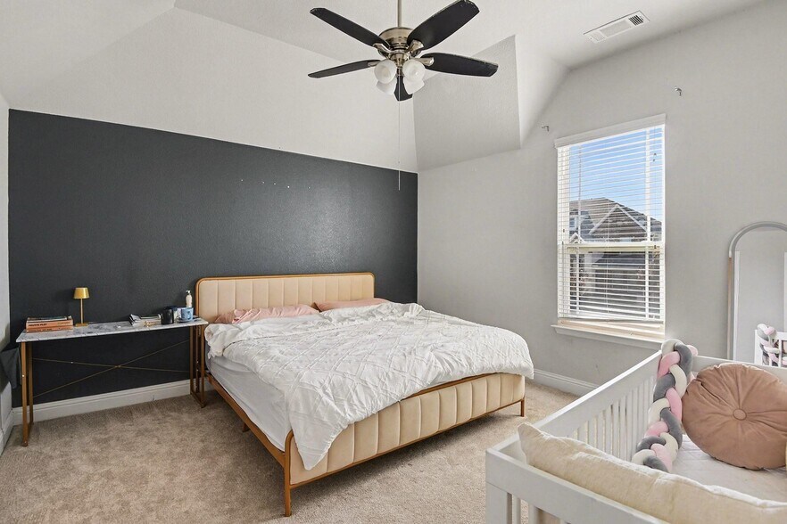 Building Photo - 6116 Cooper Creek St