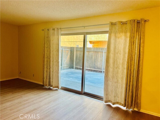 Building Photo - 1008 Las Lomas Dr