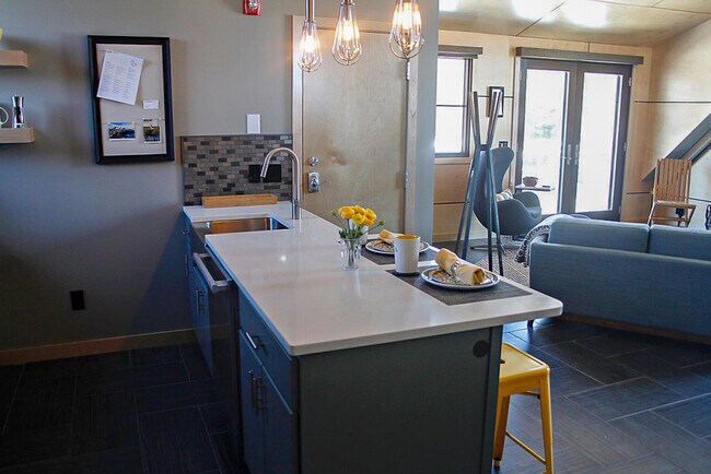 Building Photo - 517 Ocean House Rd