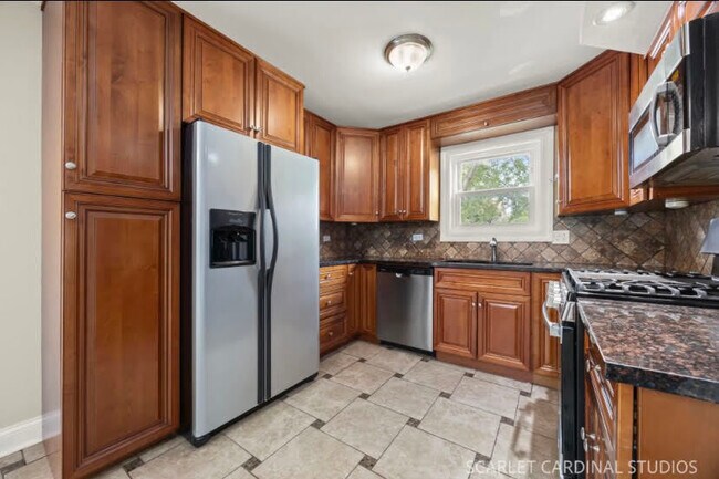 Building Photo - 235 Westbrook Cir