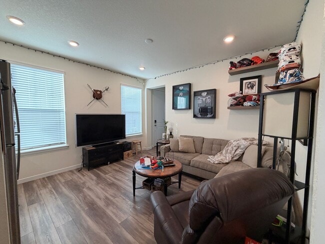 Building Photo - Exquisite Elizabeth Home