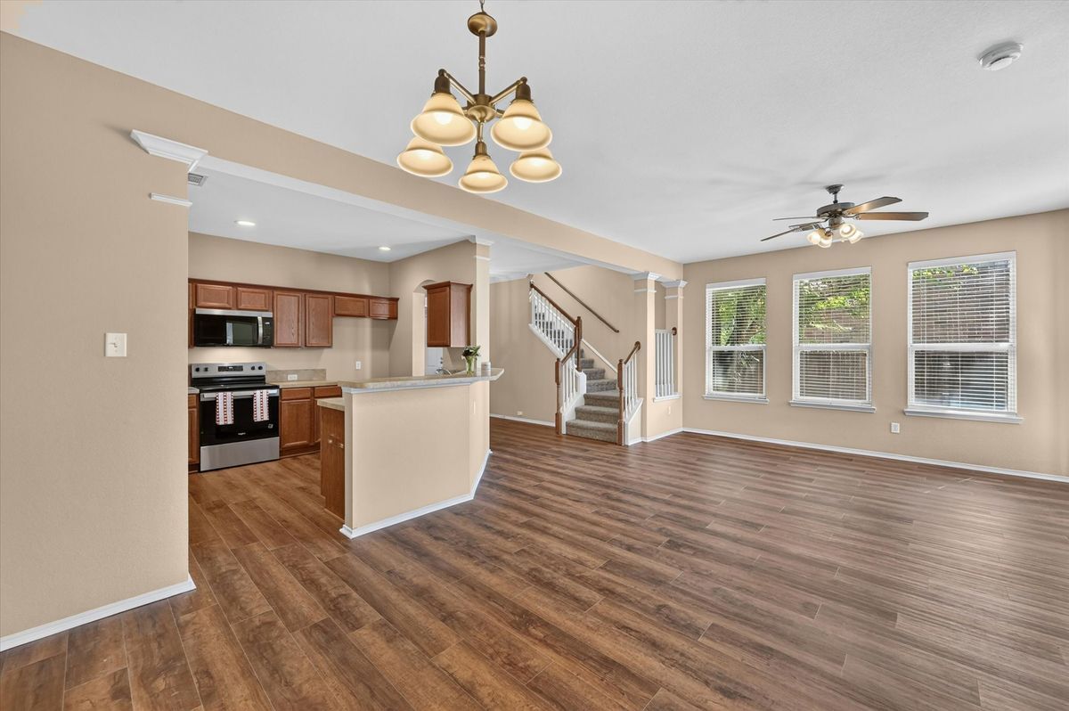 Building Photo - 2510 Sedona St