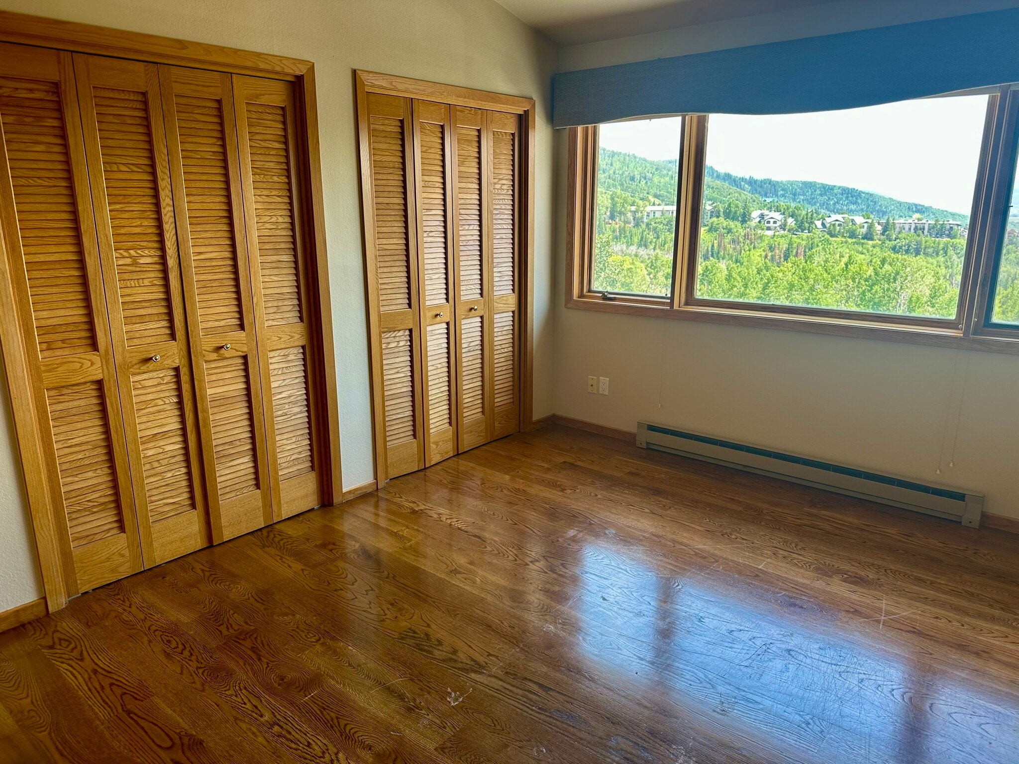 Building Photo - 1400 Overlook Dr