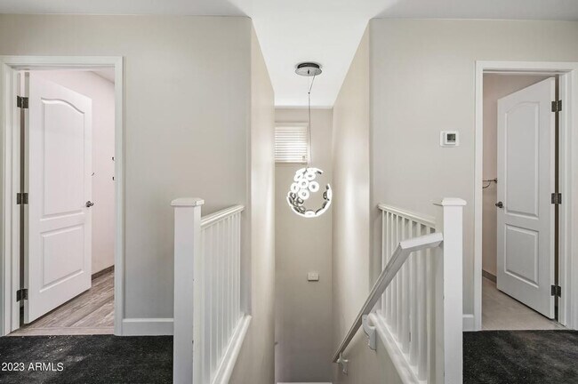 Building Photo - 3853 E Sabra Ln