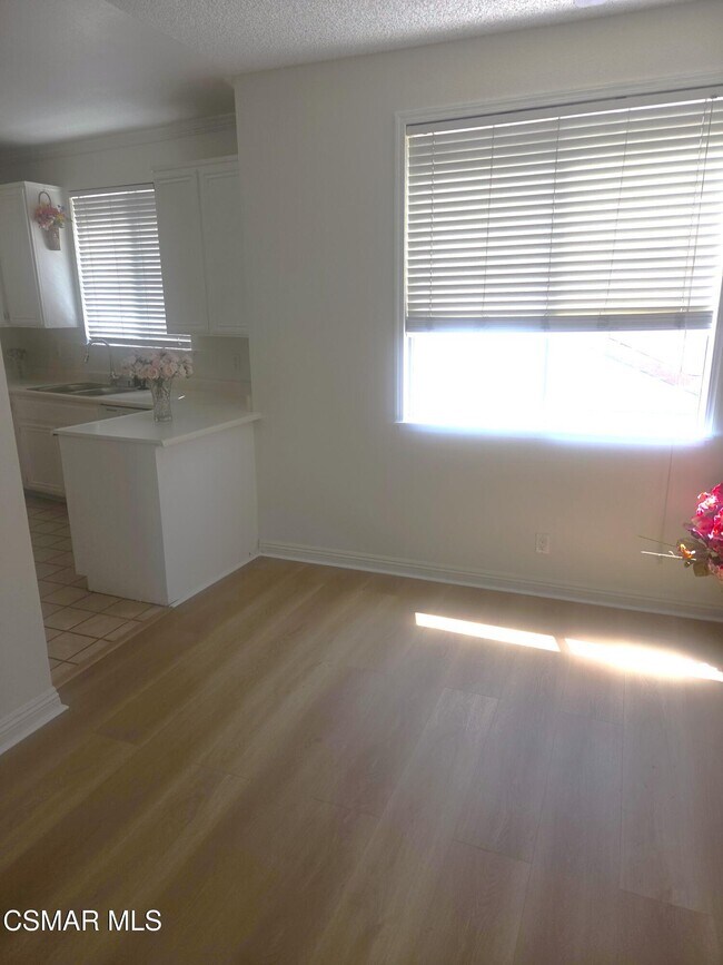 Building Photo - 13901 Olive View Ln