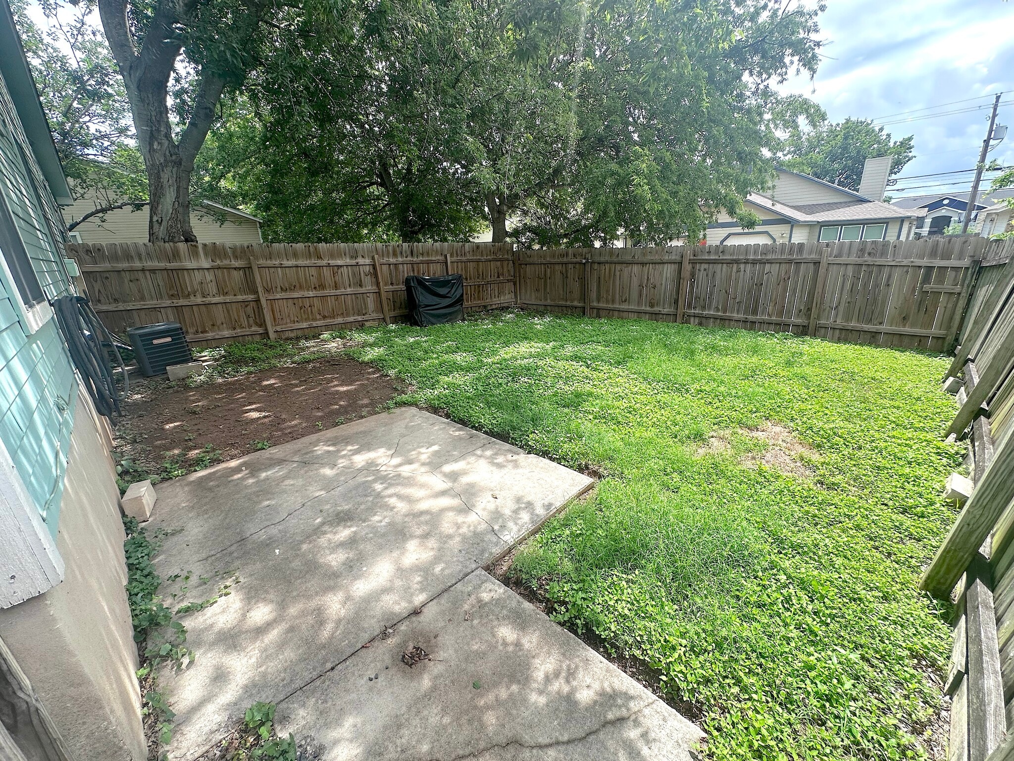 Building Photo - 9401 Kempler Dr
