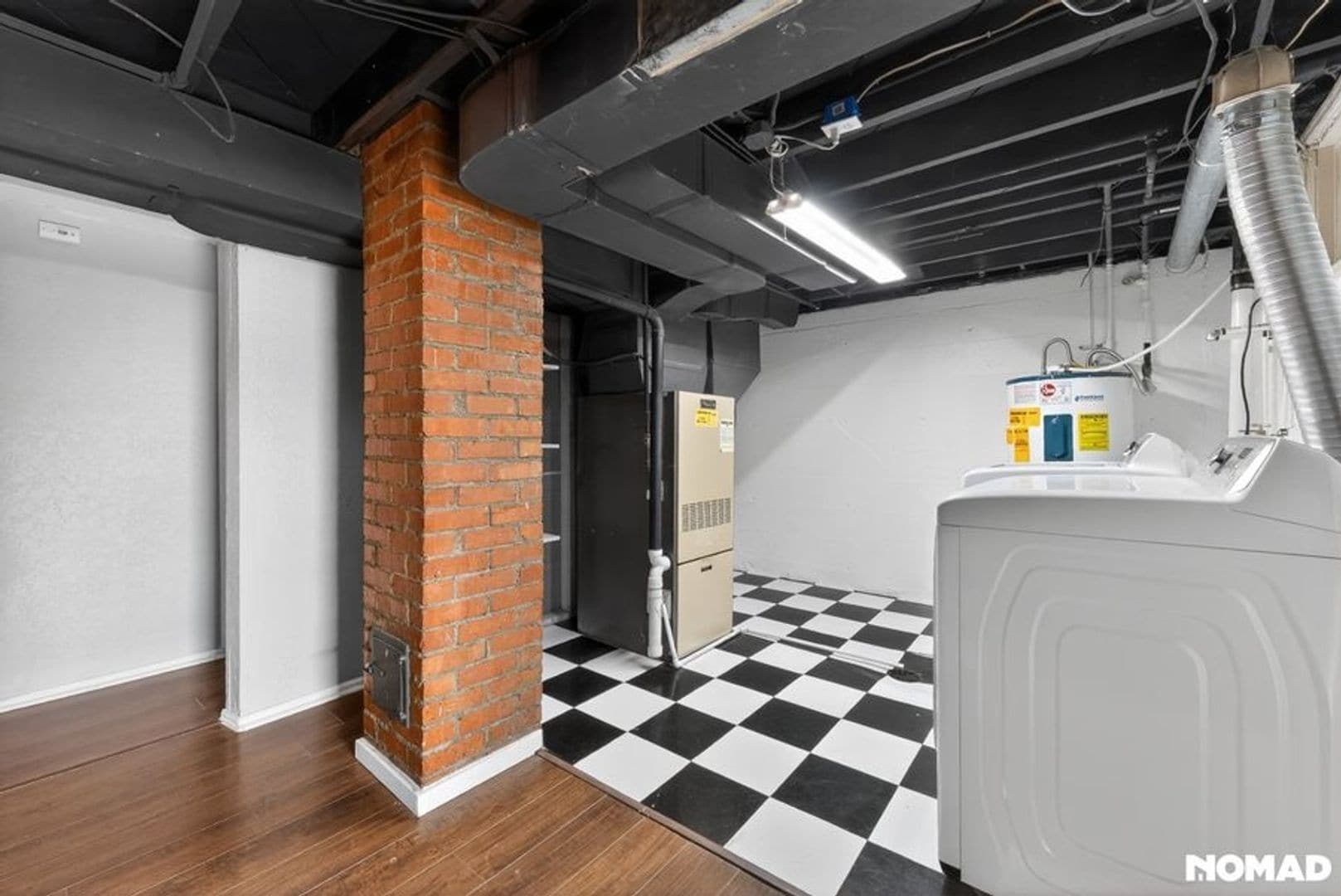 Building Photo - 137 W 18th St