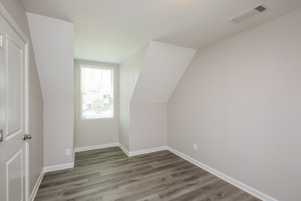Building Photo - 643 Nonsuch Way