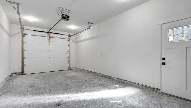 Building Photo - 6878 W Tadpole Cir