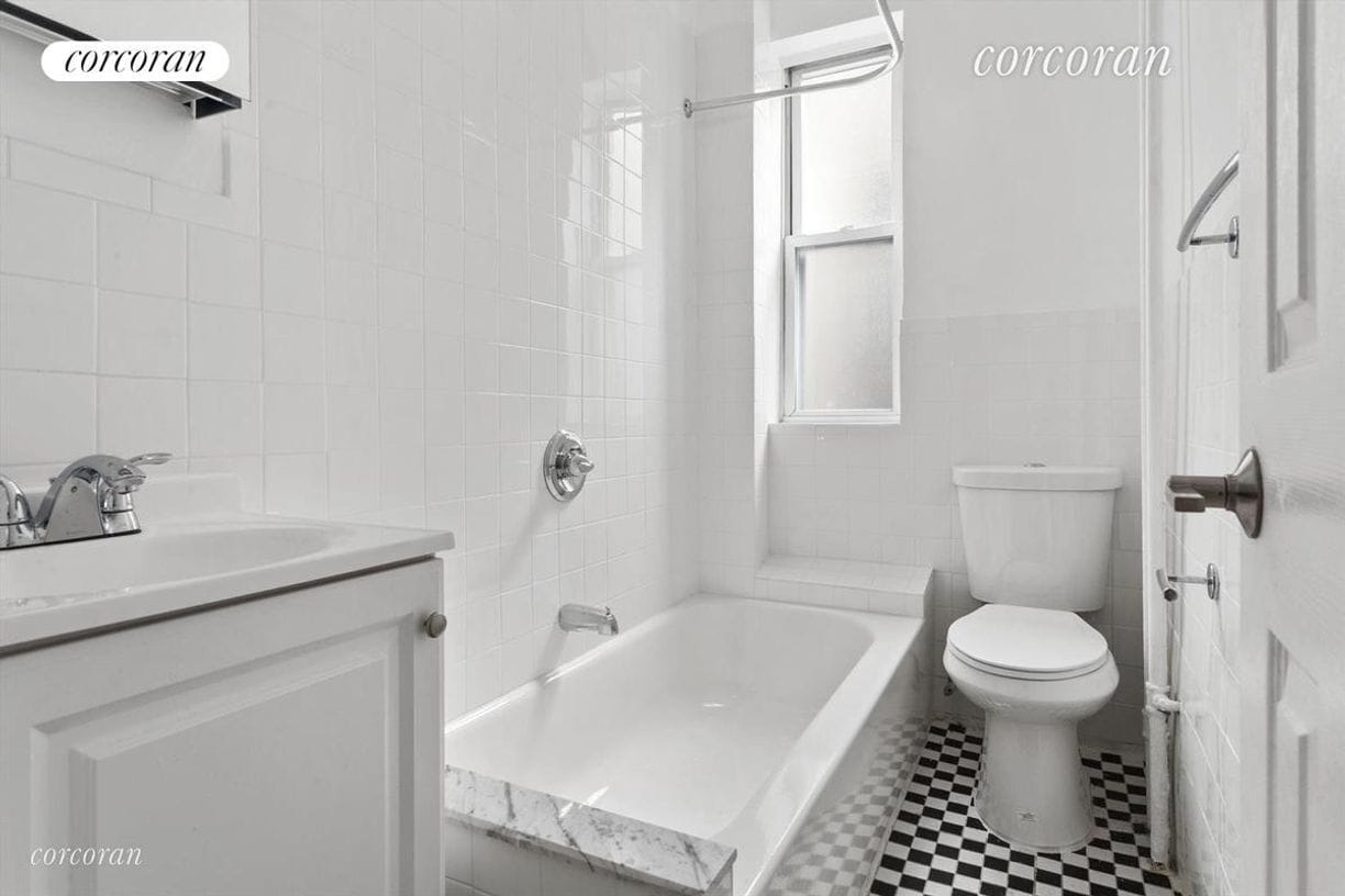Building Photo - 53 W 106th St