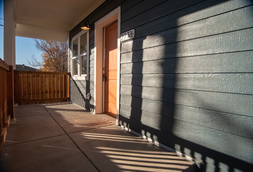 Building Photo - 223 S Hazel Ct