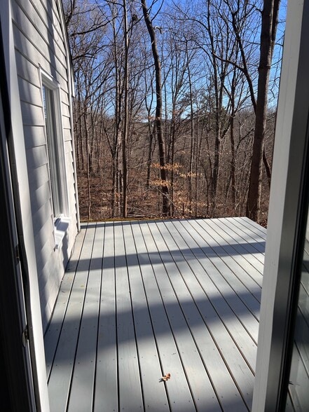 Building Photo - 5475 Jamestown Ct