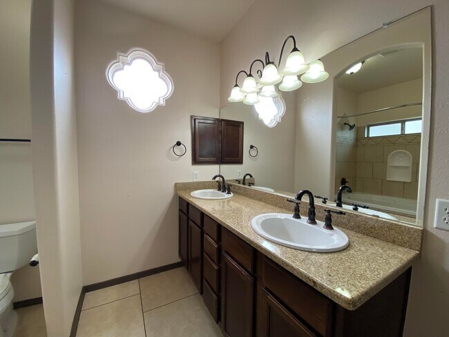 Building Photo - 7700 Oak Landing Drive