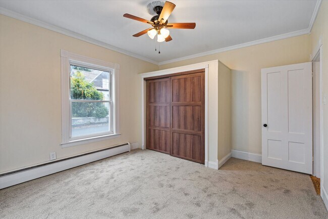 Building Photo - 99 William St