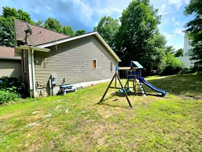 Building Photo - 141 South St