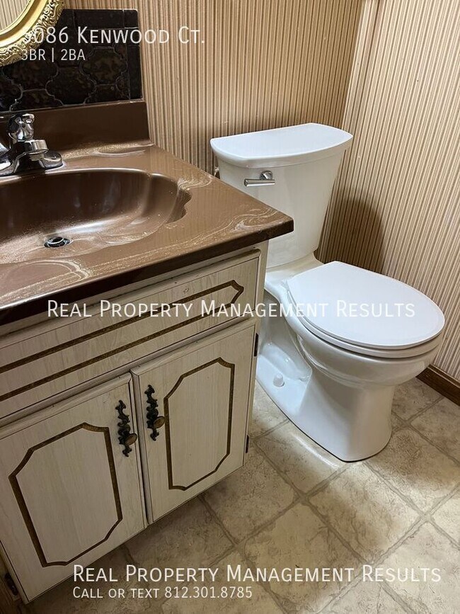 Building Photo - 5086 Kenwood Ct