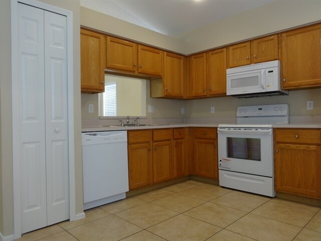 Building Photo - 96 Knights Hollow Dr