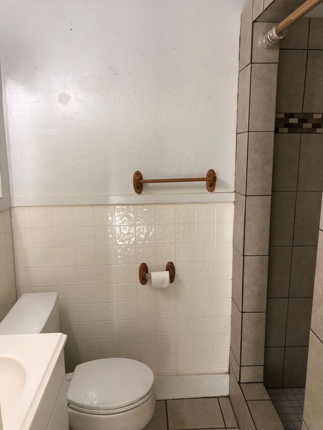 Building Photo - 1 Bedroom Apartment Close to SHSU