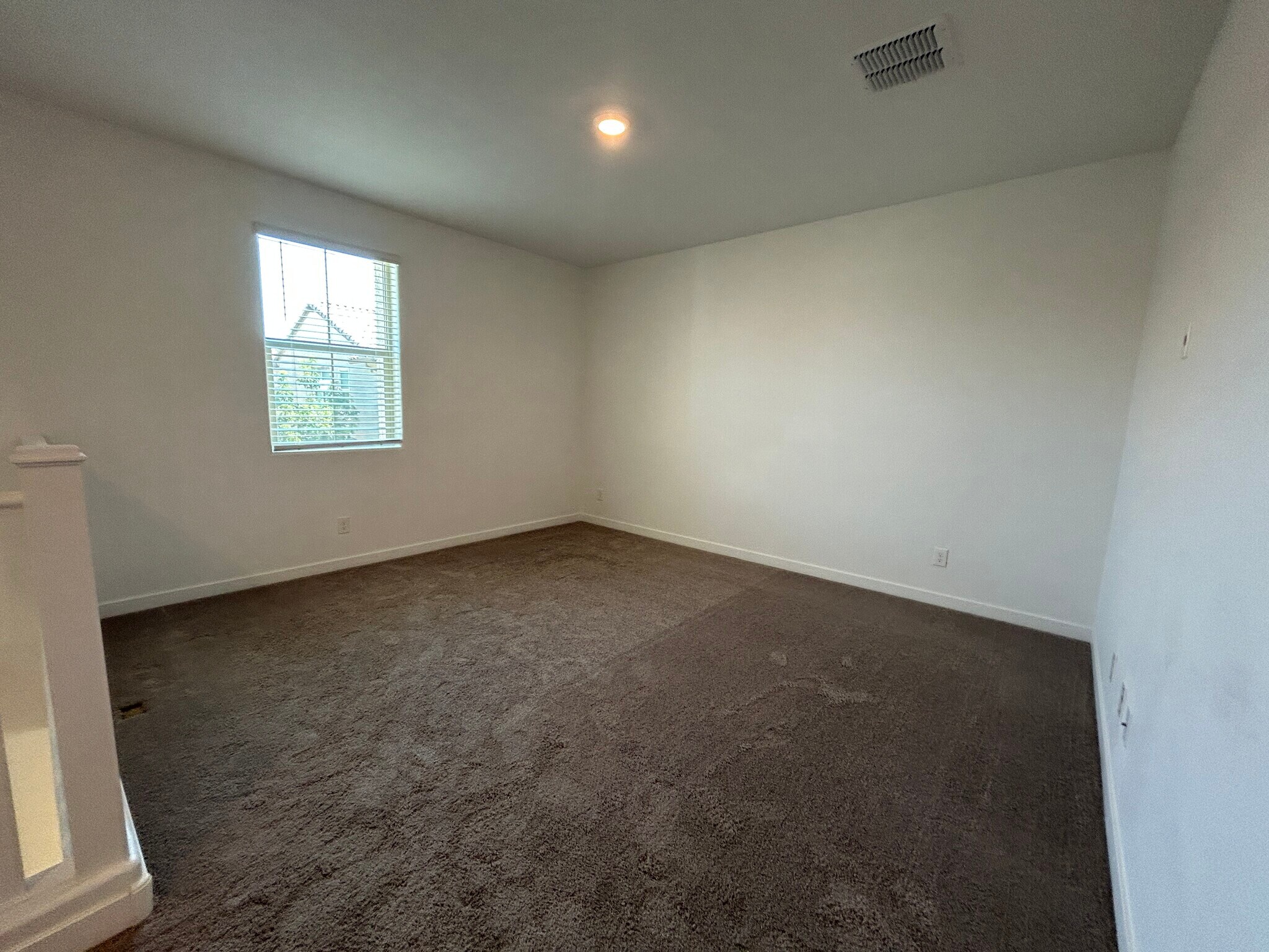 Building Photo - 1168 E Sabino Dr