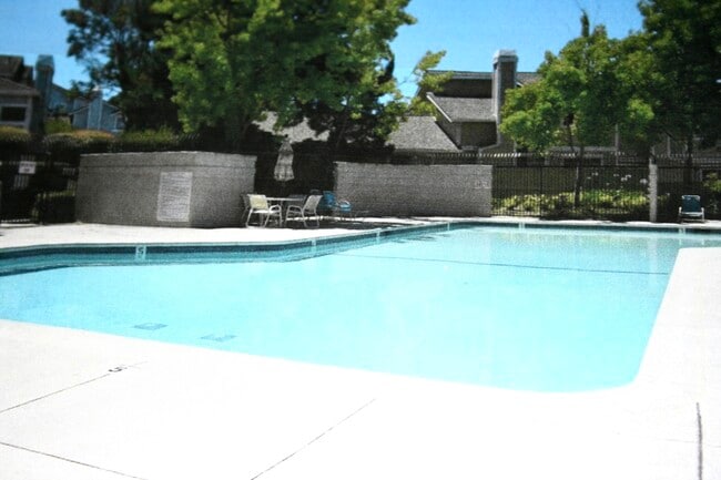 Building Photo - 267 S Wildwood