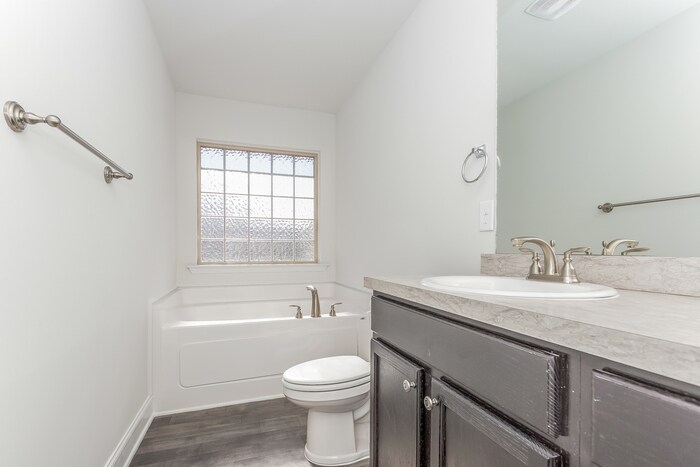 Building Photo - 236 Bermuda Lakes Dr