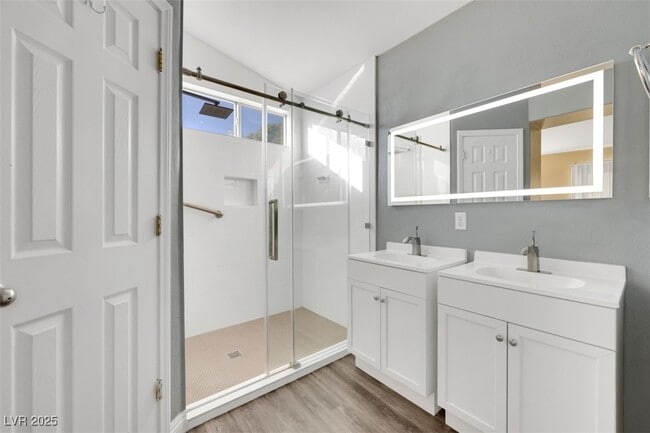 Building Photo - 2329 Avery Dr