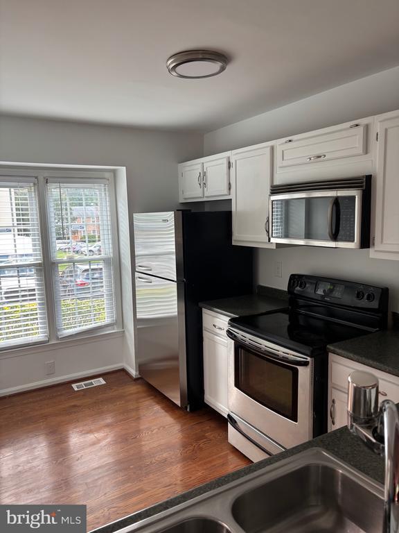 Building Photo - 7933 Pebble Brook Ct