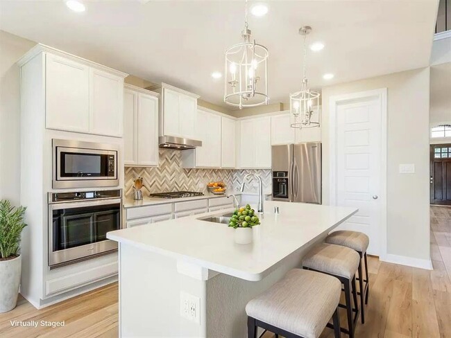 Building Photo - 7010 Lauren Oak Dr
