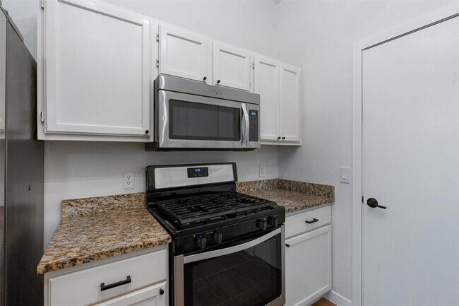 Building Photo - 2419 Ashley Way